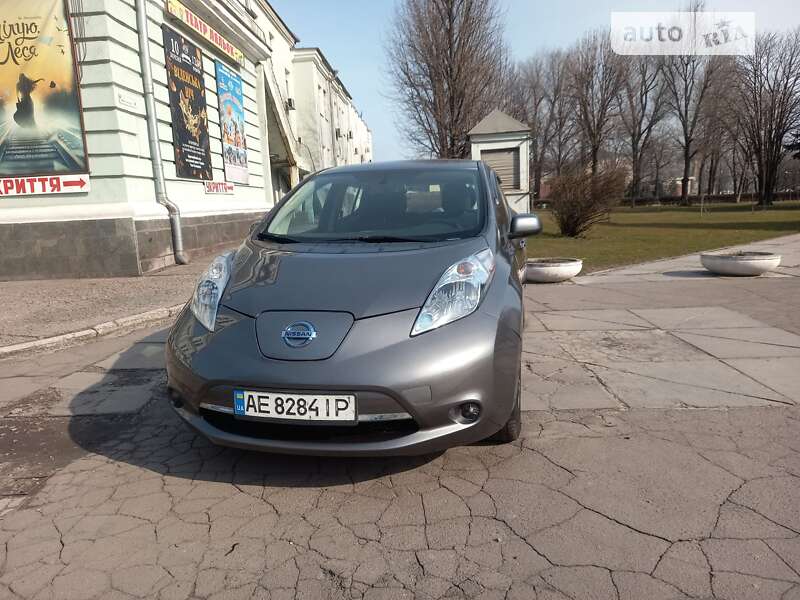 2016 nissan leaf