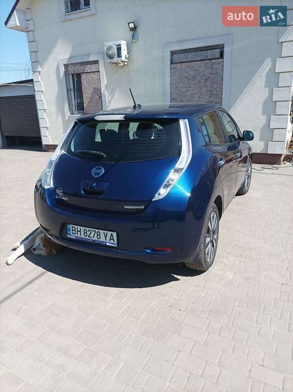 2016 nissan leaf