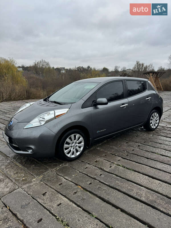 2016 nissan leaf
