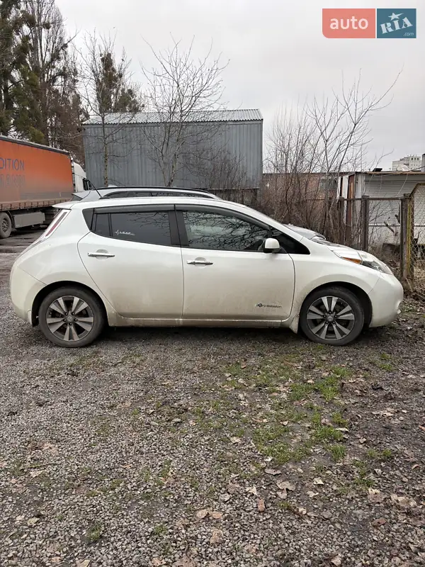 2015 nissan leaf