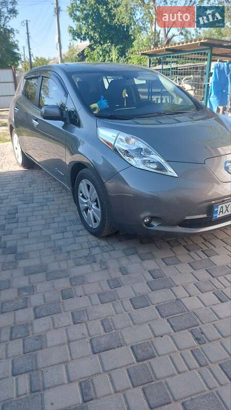 2016 nissan leaf