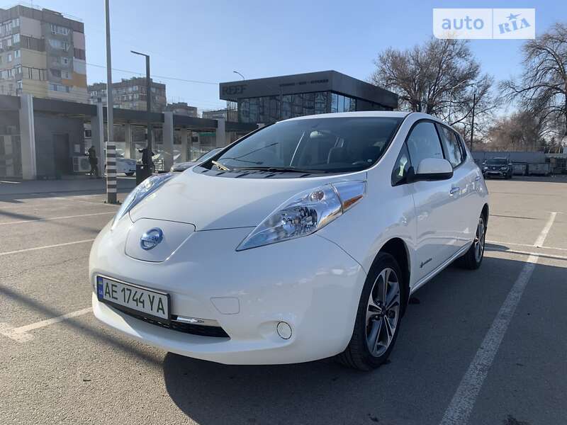 2016 nissan leaf