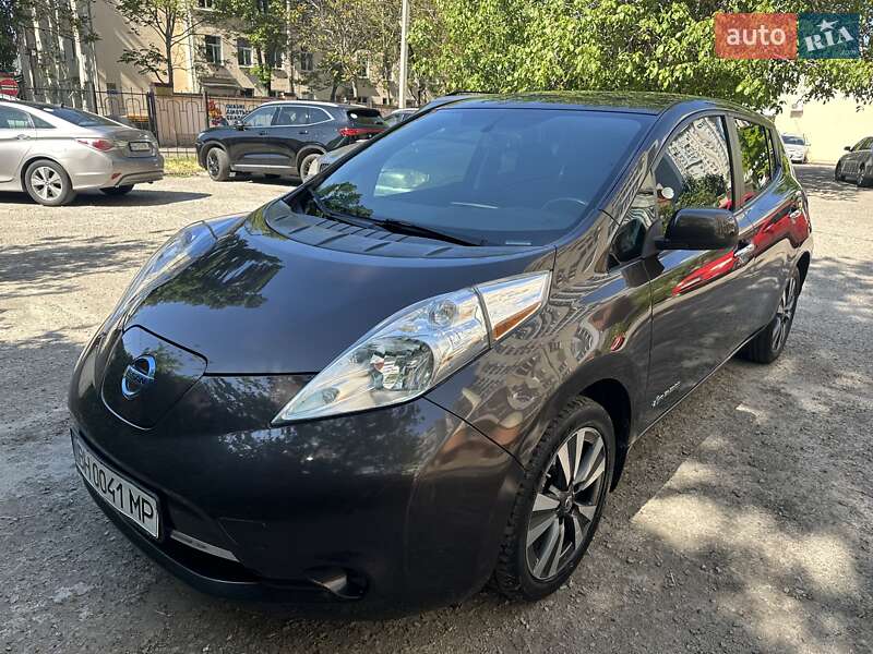 2016 nissan leaf