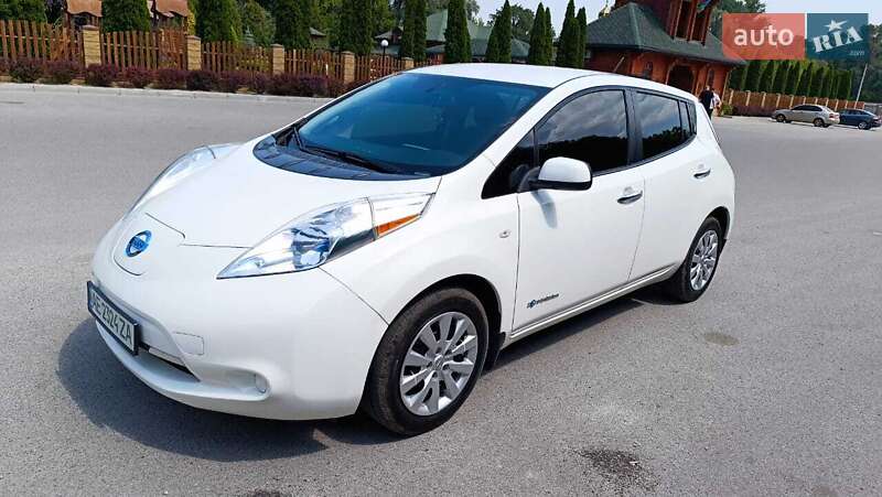 2016 nissan leaf