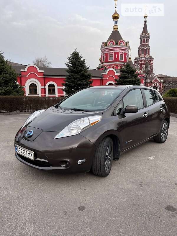 2016 nissan leaf