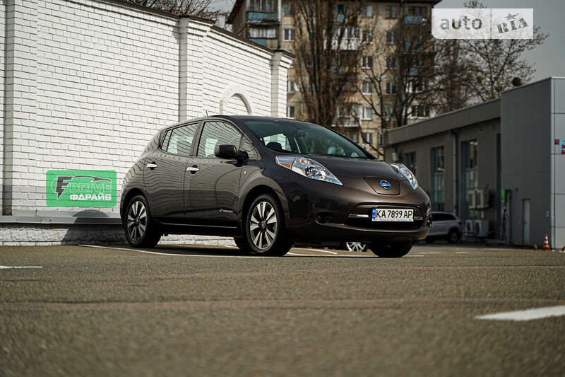 2016 nissan leaf