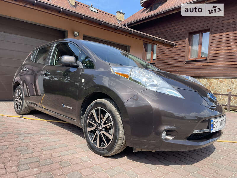2016 nissan leaf
