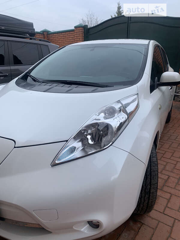 2016 nissan leaf