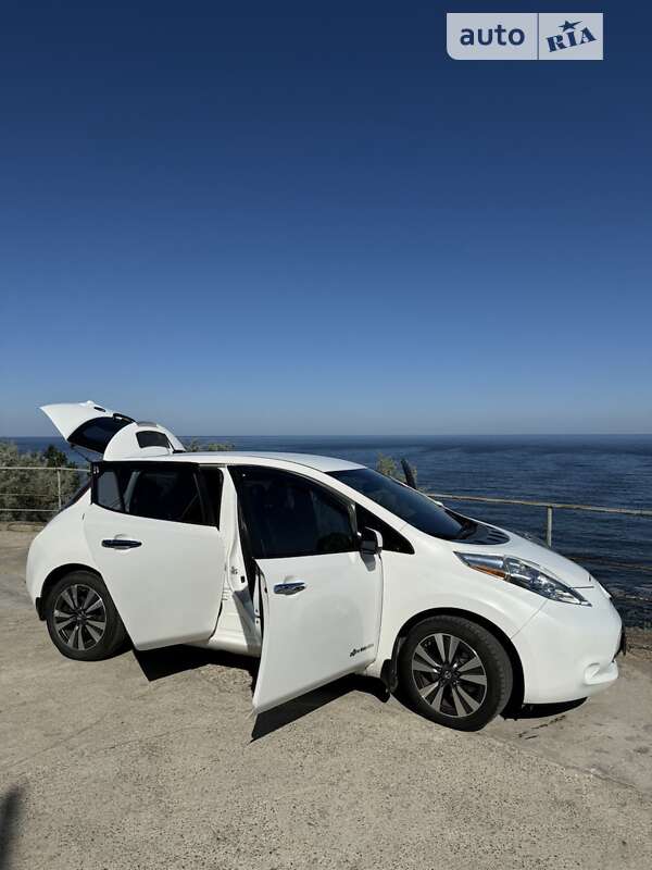 2016 nissan leaf