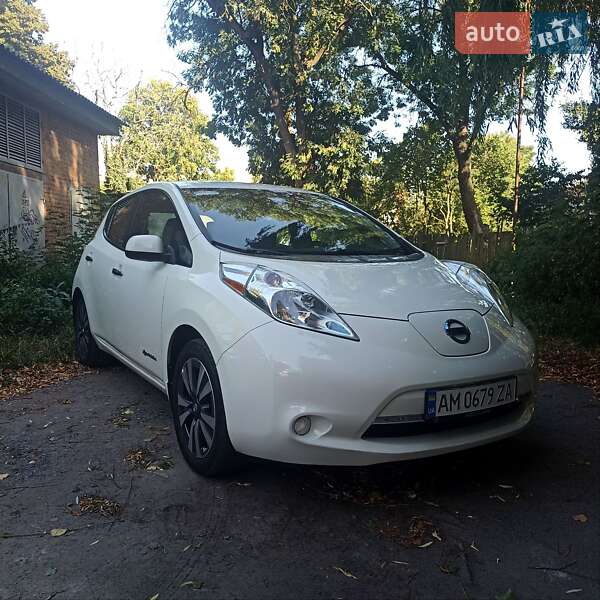 2017 NISSAN Leaf