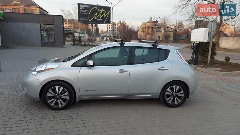 2015 nissan leaf