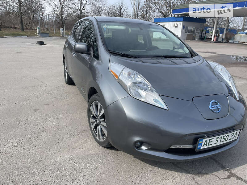 2016 nissan leaf