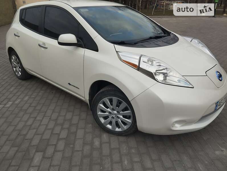2016 nissan leaf