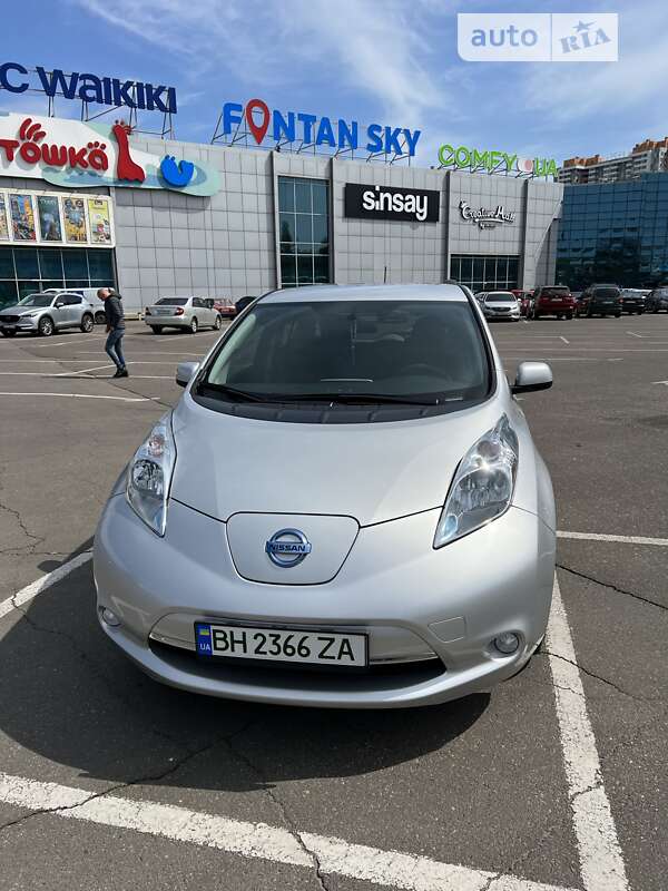 2016 nissan leaf