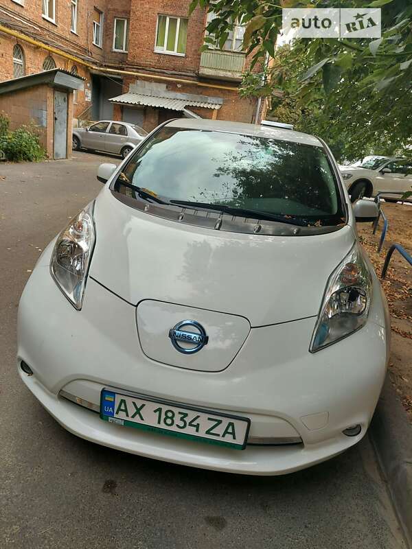 2016 nissan leaf