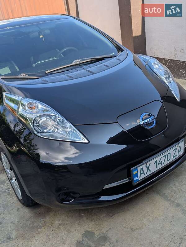 2016 nissan leaf