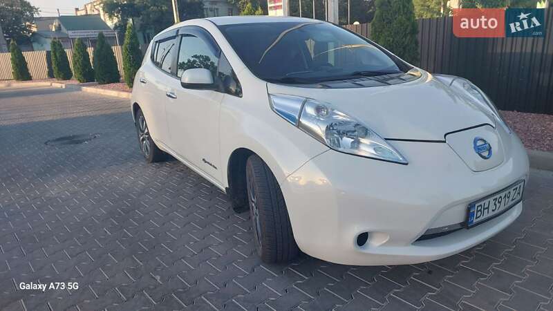 2016 nissan leaf