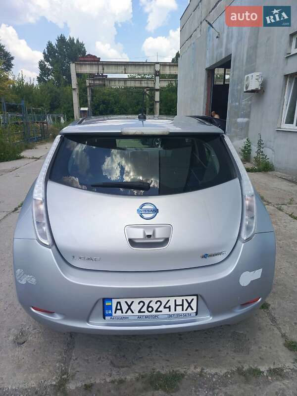 2015 nissan leaf