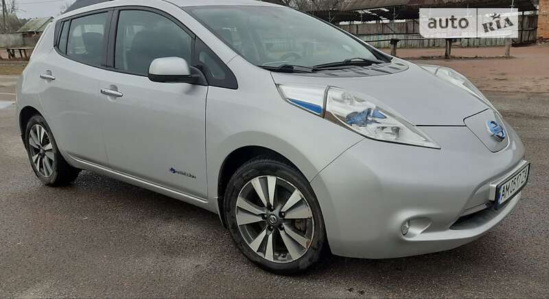 2016 nissan leaf