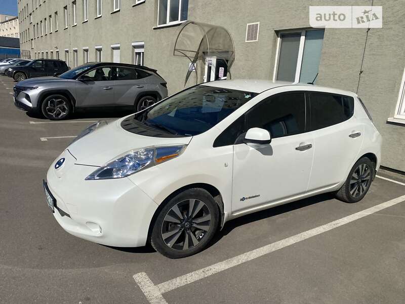 2016 nissan leaf