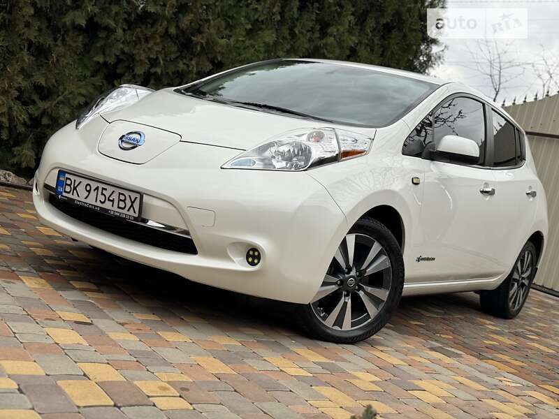 2016 nissan leaf