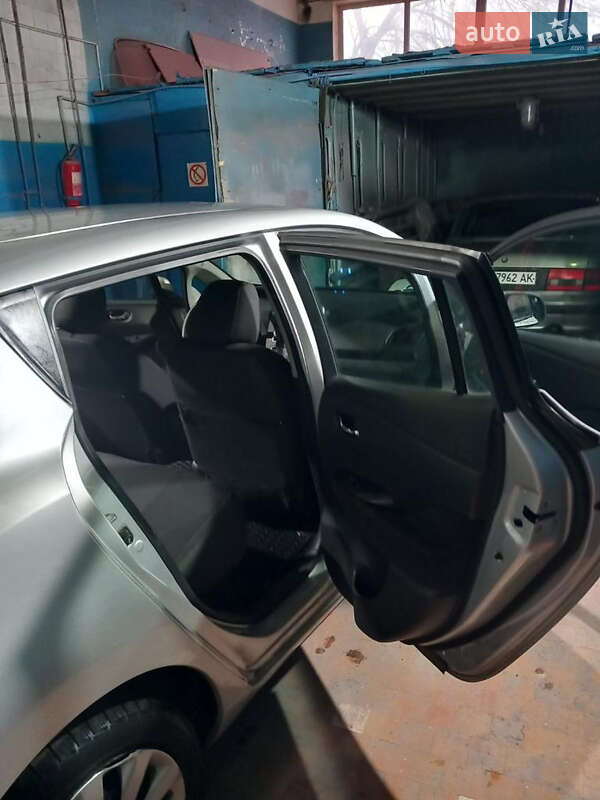 2016 nissan leaf