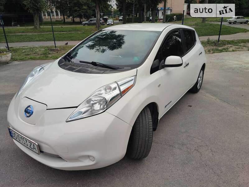 2016 nissan leaf