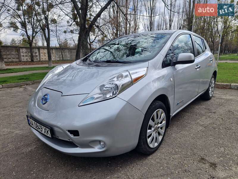 2017 NISSAN Leaf