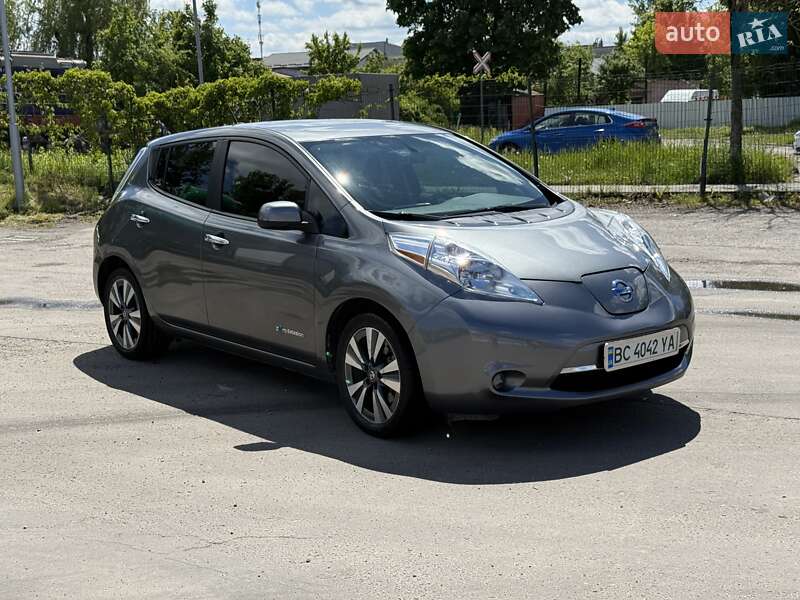 2016 nissan leaf