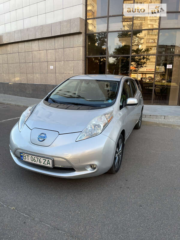 2016 nissan leaf