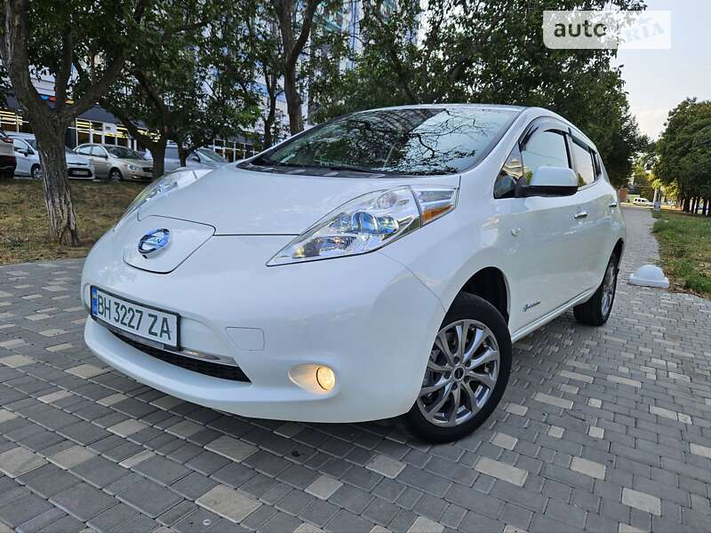 2016 nissan leaf