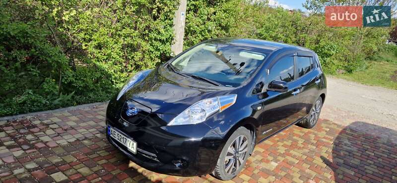 2016 nissan leaf