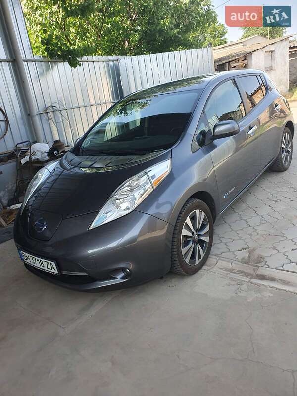 2016 nissan leaf
