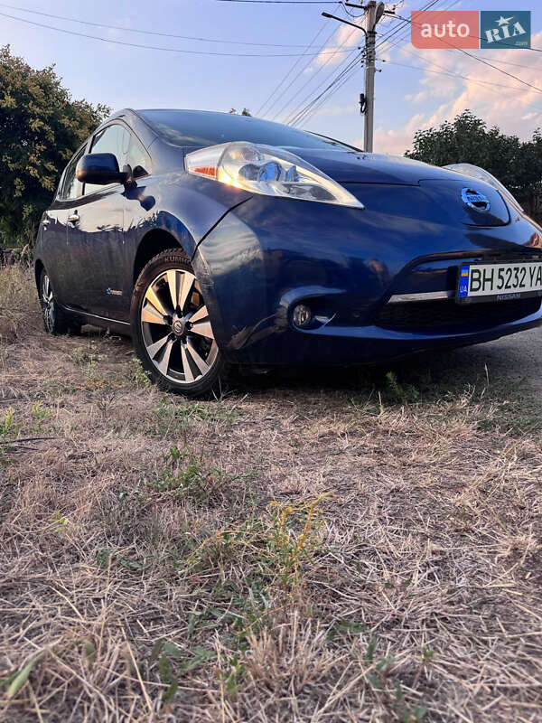 2016 nissan leaf