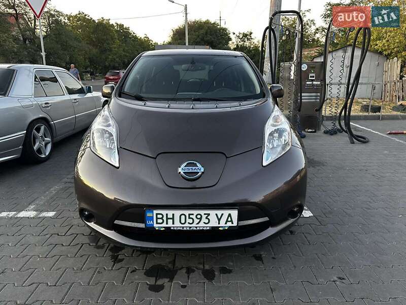 2016 nissan leaf