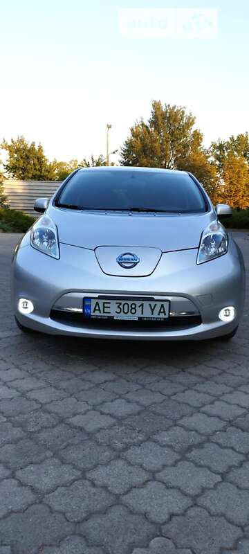 2016 nissan leaf