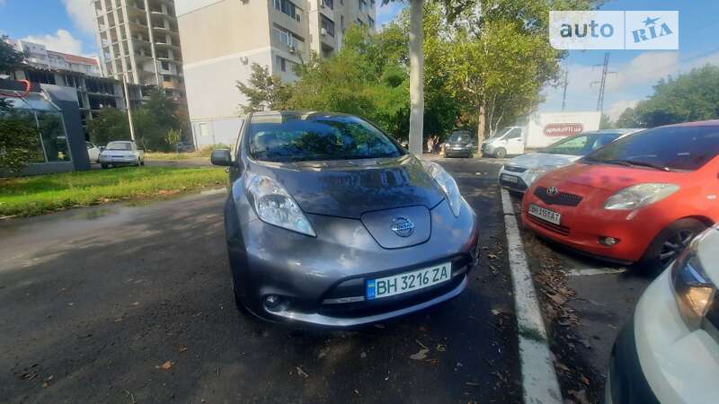 2016 nissan leaf