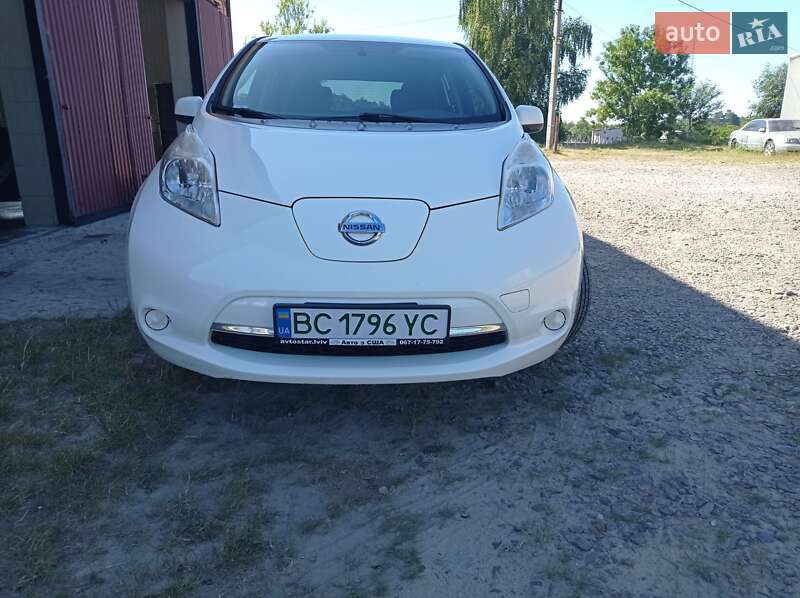 2017 NISSAN Leaf