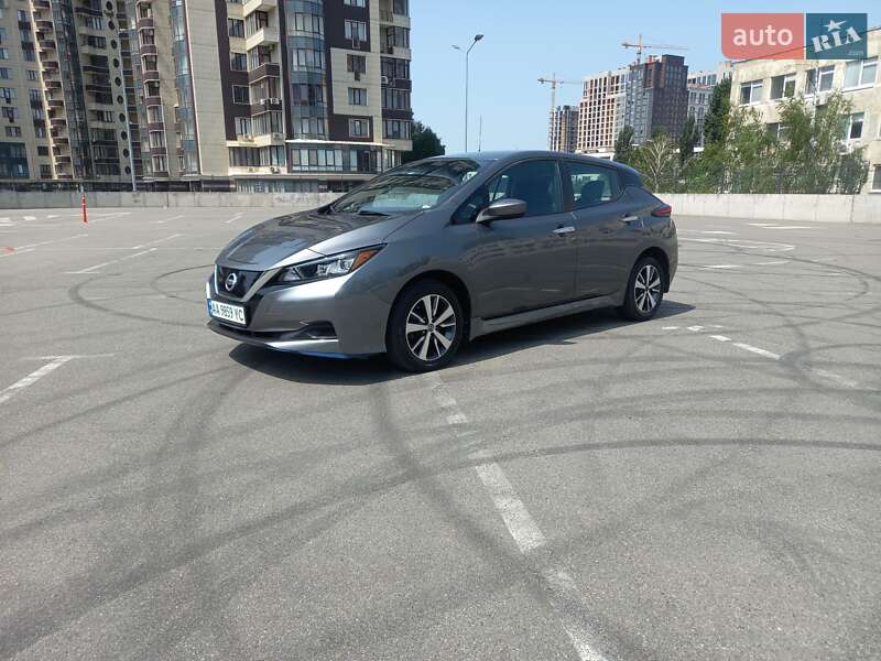 2020 NISSAN Leaf