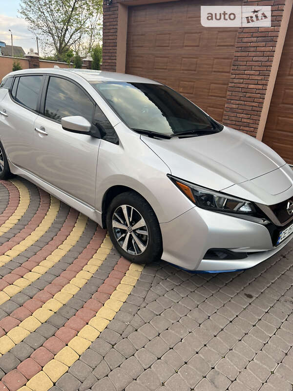 2022 NISSAN Leaf