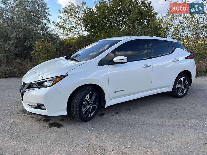 2020 nissan leaf