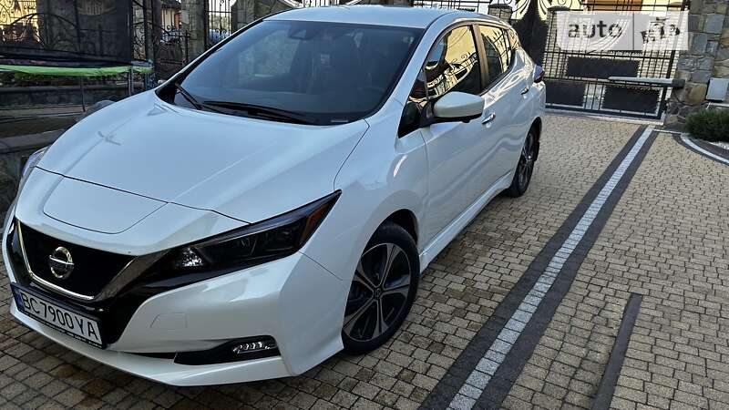 2020 nissan leaf