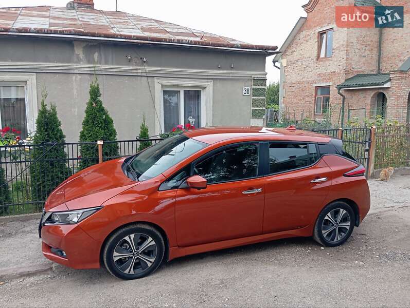 2021 nissan leaf