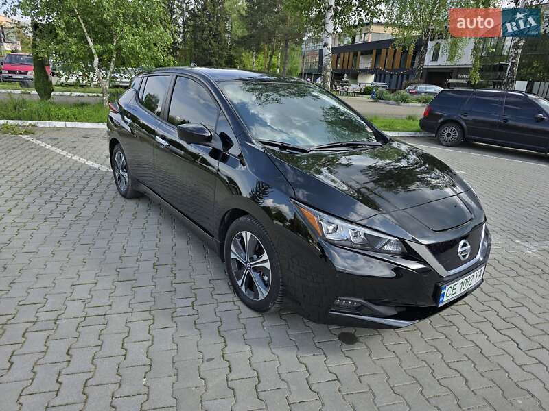 2022 nissan leaf