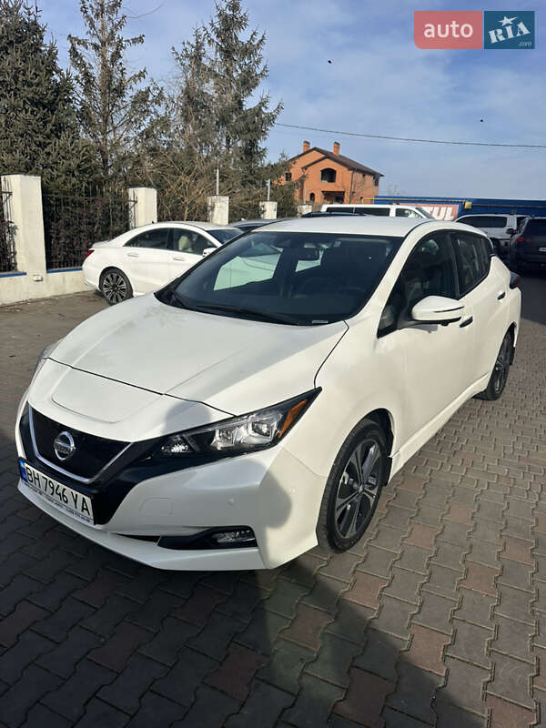 2020 nissan leaf
