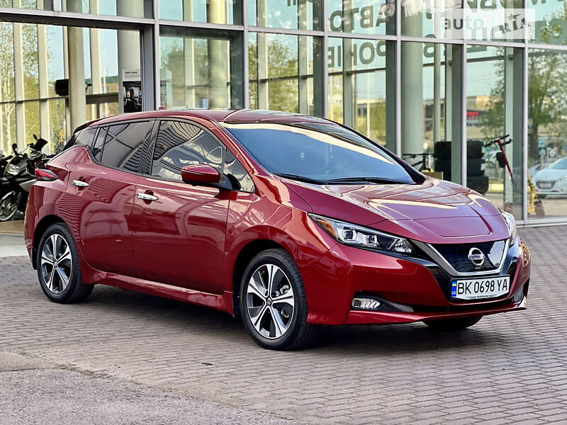 2021 nissan leaf