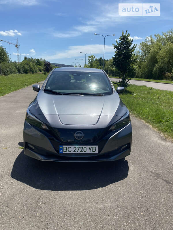 2023 nissan leaf