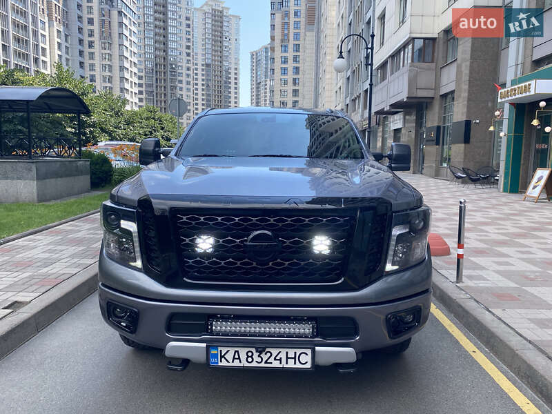 2018 nissan titan