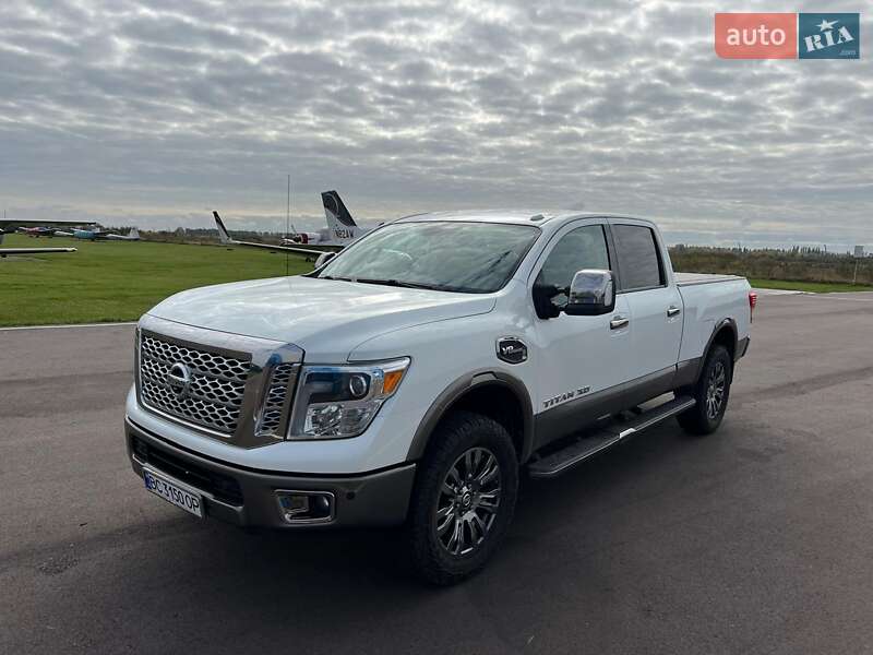 2016 nissan titan