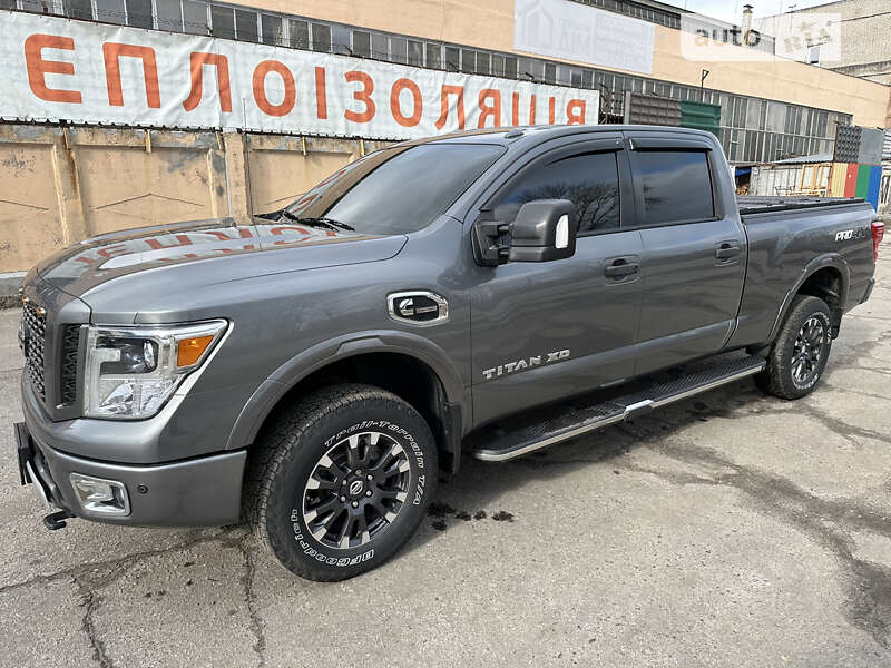 2018 nissan titan